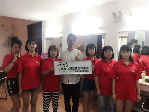 唐山誠(chéng)遠(yuǎn)美容美發(fā)職業(yè)培訓(xùn)學(xué)校如何幫助學(xué)員更快就業(yè)？