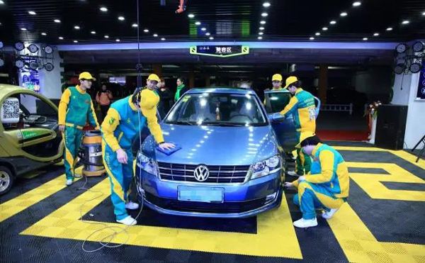 想學(xué)汽車(chē)運(yùn)用與維修專(zhuān)業(yè)？就選邢臺(tái)汽修服裝學(xué)校！